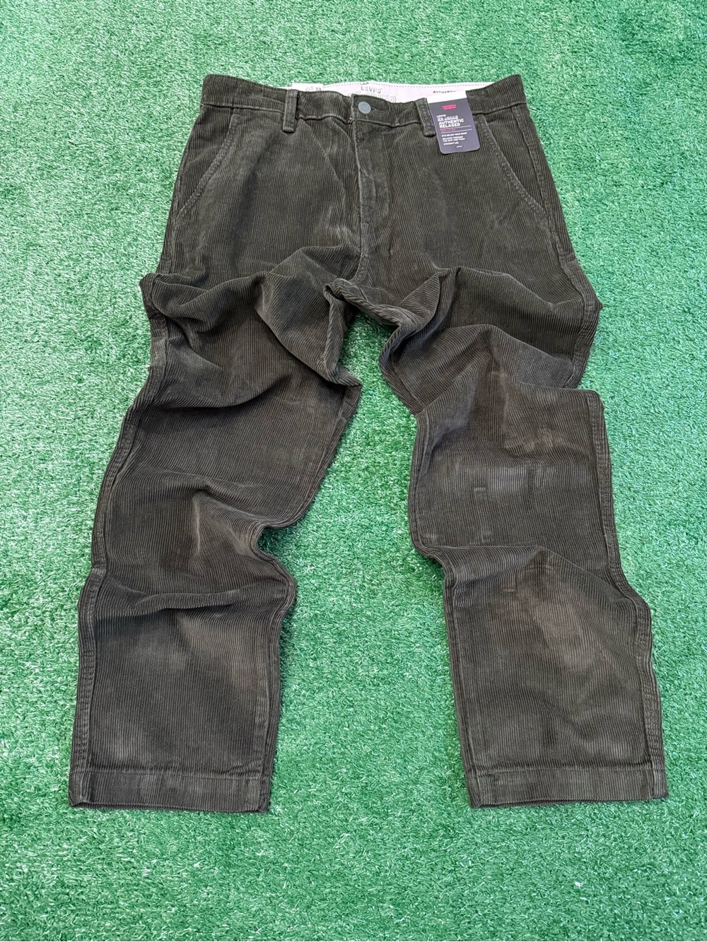 Levi’s Men’s XX Chino Authentic Relaxed Corduroy Pants – Green – Size 31x32 – NW